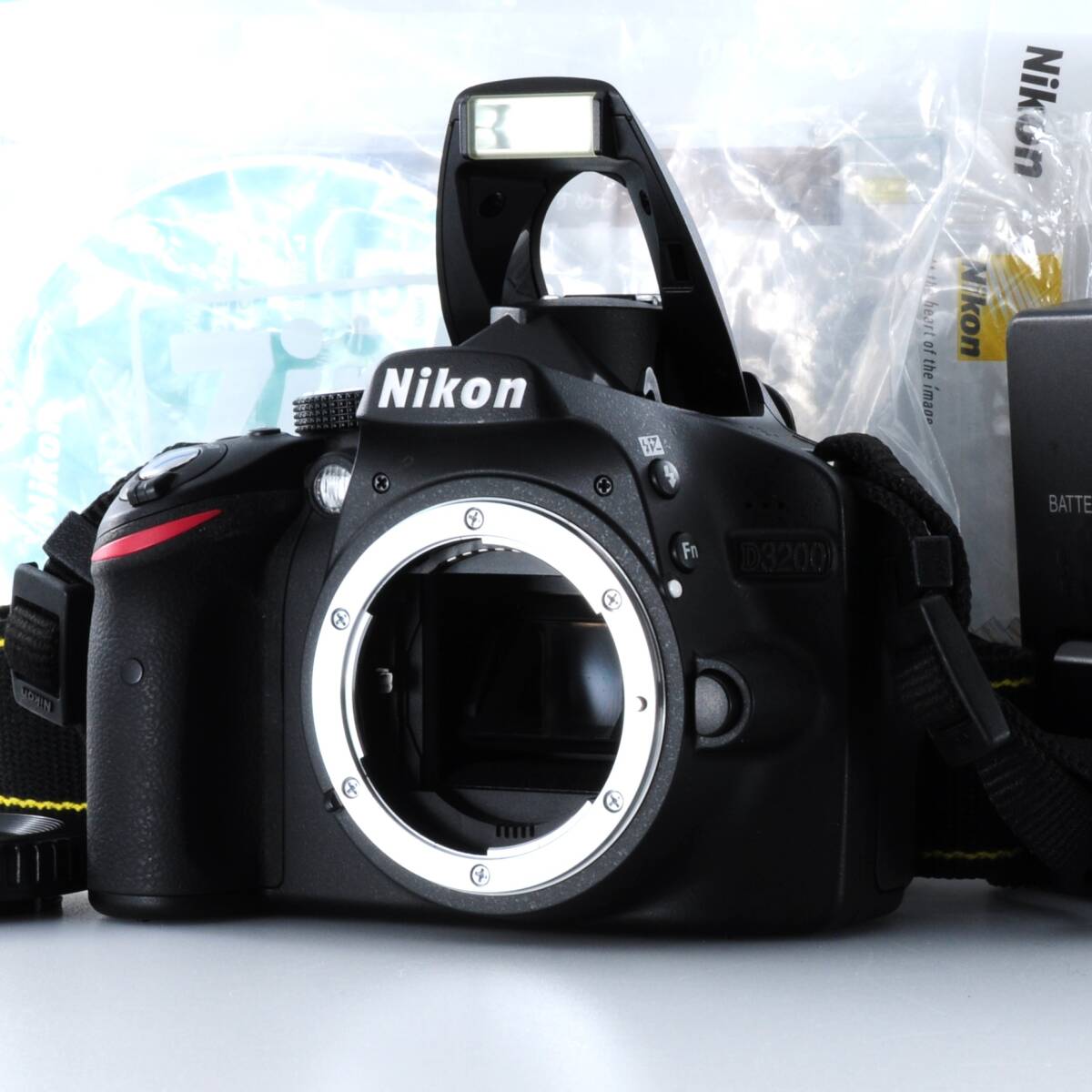 訳アリ特価【ニコン】Nikon D3200 デジタル一眼レフカメラ ボディ 付属品あり #S045a