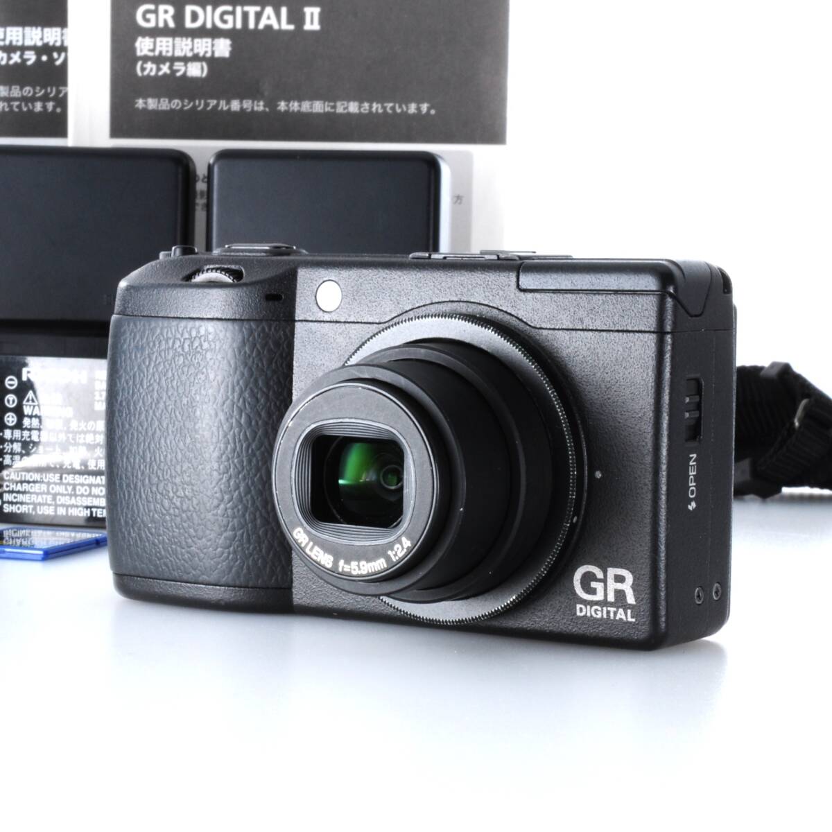 8月限定3千円引き中（55,000円⇒52,000円）【リコー】RICOH GR DIGITAL II コンパクトデジタル + SDカード ＋ バッテリー2個付き #R752A