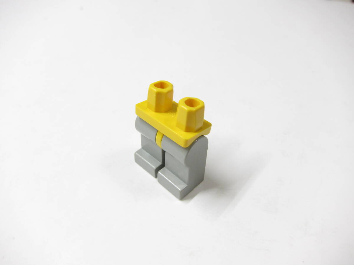 【パーツ-509】LEGO　パーツ　ミニフィグ脚（黄色、旧灰色）　◇#970c09◇宇宙UNITRON◇レゴ