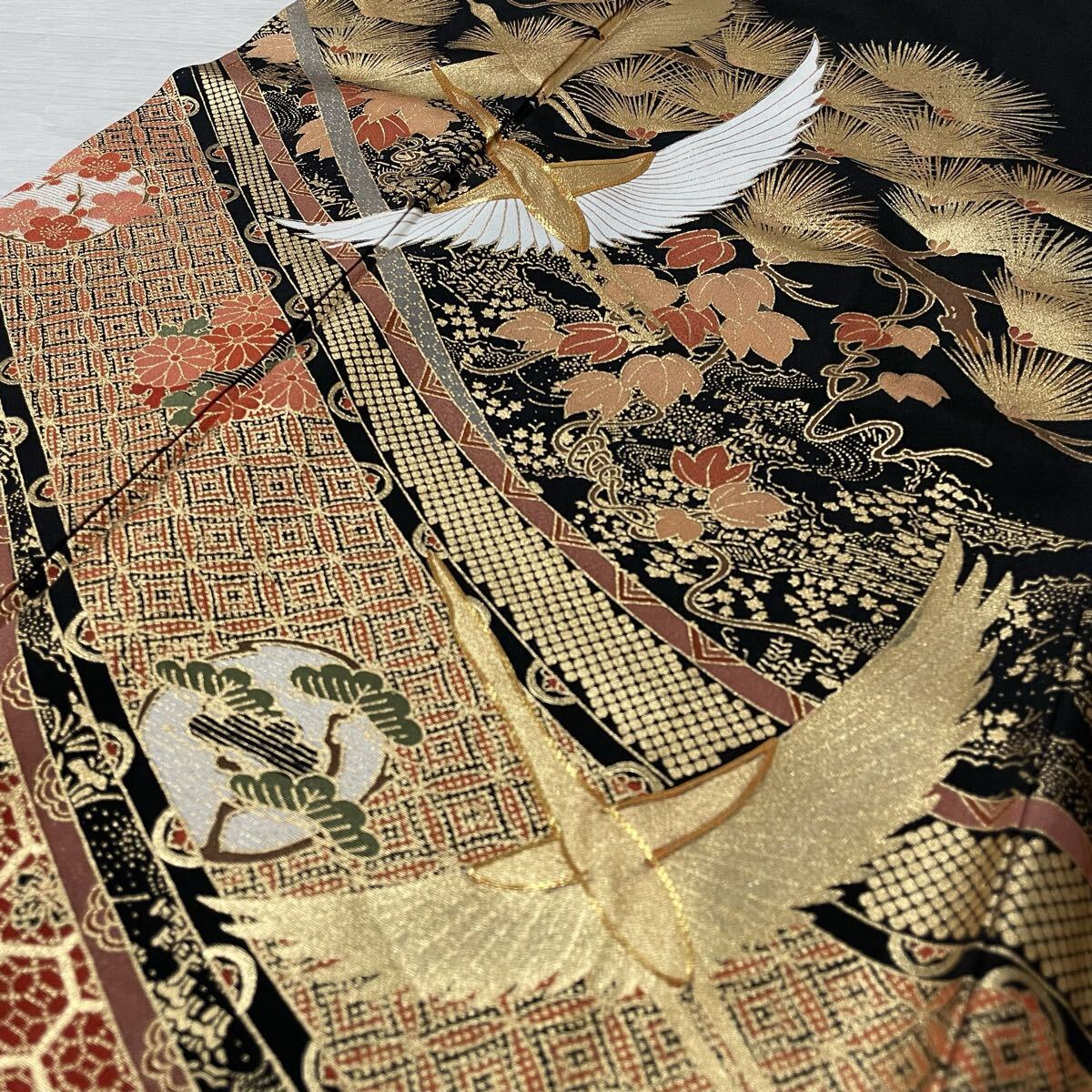 黒留袖 裄67.5 鶴に松 七宝柄に花輪 豪華金彩加工 着物 正絹 五つ紋 B-2054
