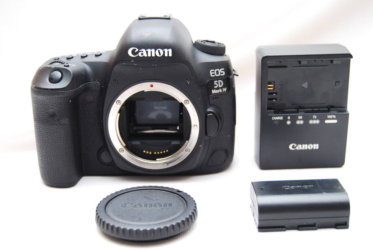 ★ショット数１３５回　Canon EOS 5D Mark IV ボディー EOS5DMK4　キヤノン★