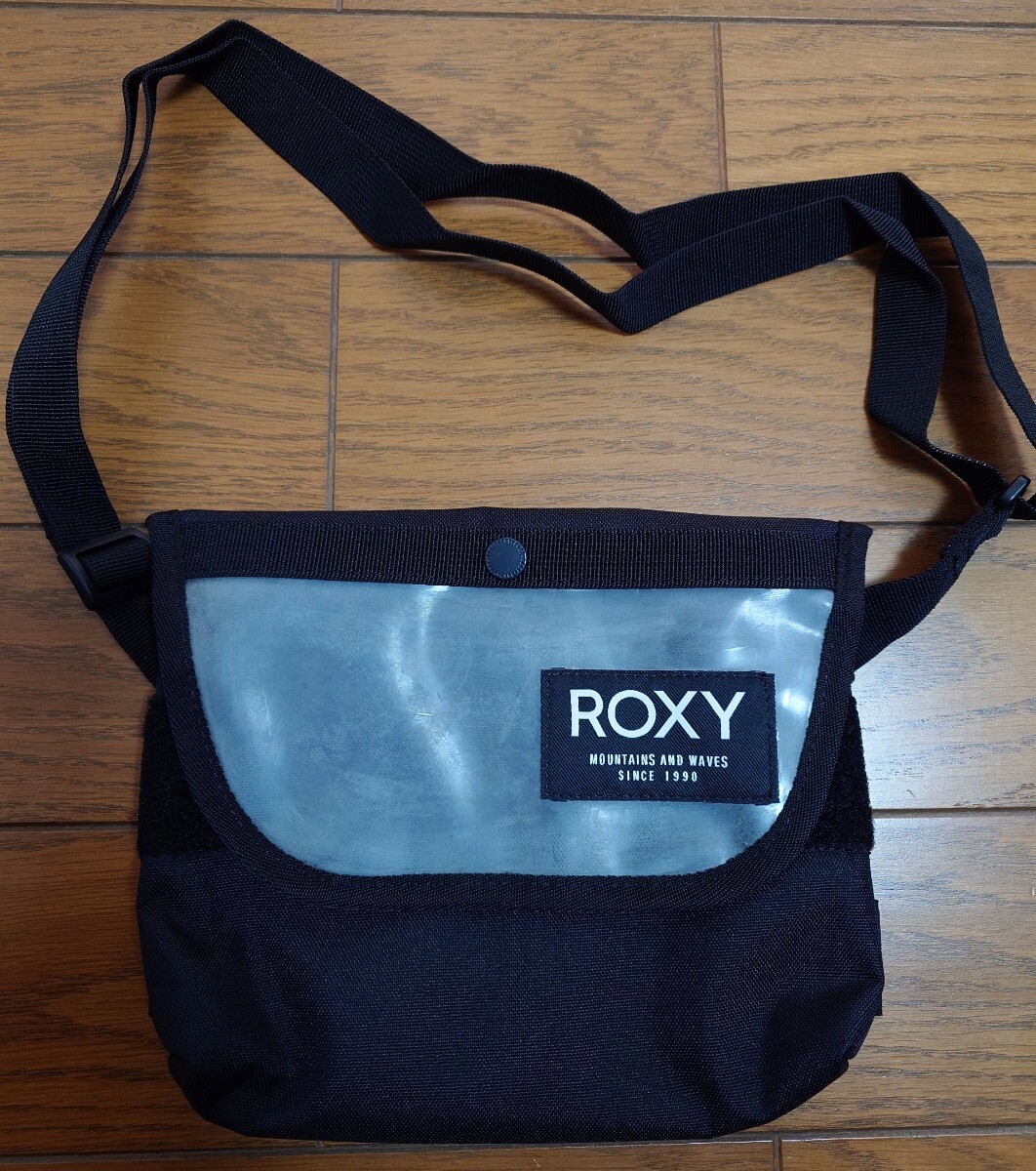 ROXY★ロキシー ミニメッセンジャーバック ★ ショルダーバッグ ブラック ロゴ入り
