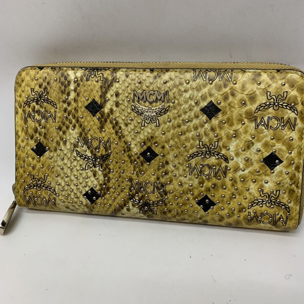 MCM ラウンドファスナー 財布 ヴィセトス柄 モノグラム ウォレット レザー エムシーエム 黄色　イエロー パイソン柄