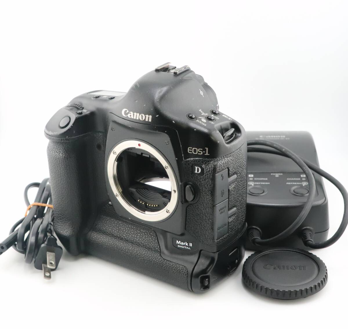 ★キヤノン CANON EOS-1 D Mark II DIGITAL ボディ 充電器付★　W0211＃4436
