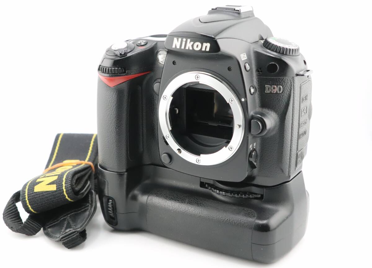 ★美品★ニコン NIKON D90 ボディ ストラップ付★　W0117＃4320