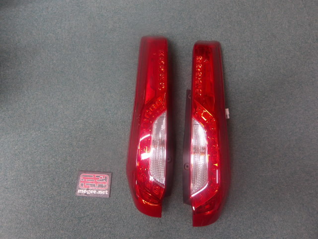 4GB4009 KFK6)) 日産 エクストレイル T31/NT31 後期型 20Xt 純正 テールライト左右セット コイト220-23308