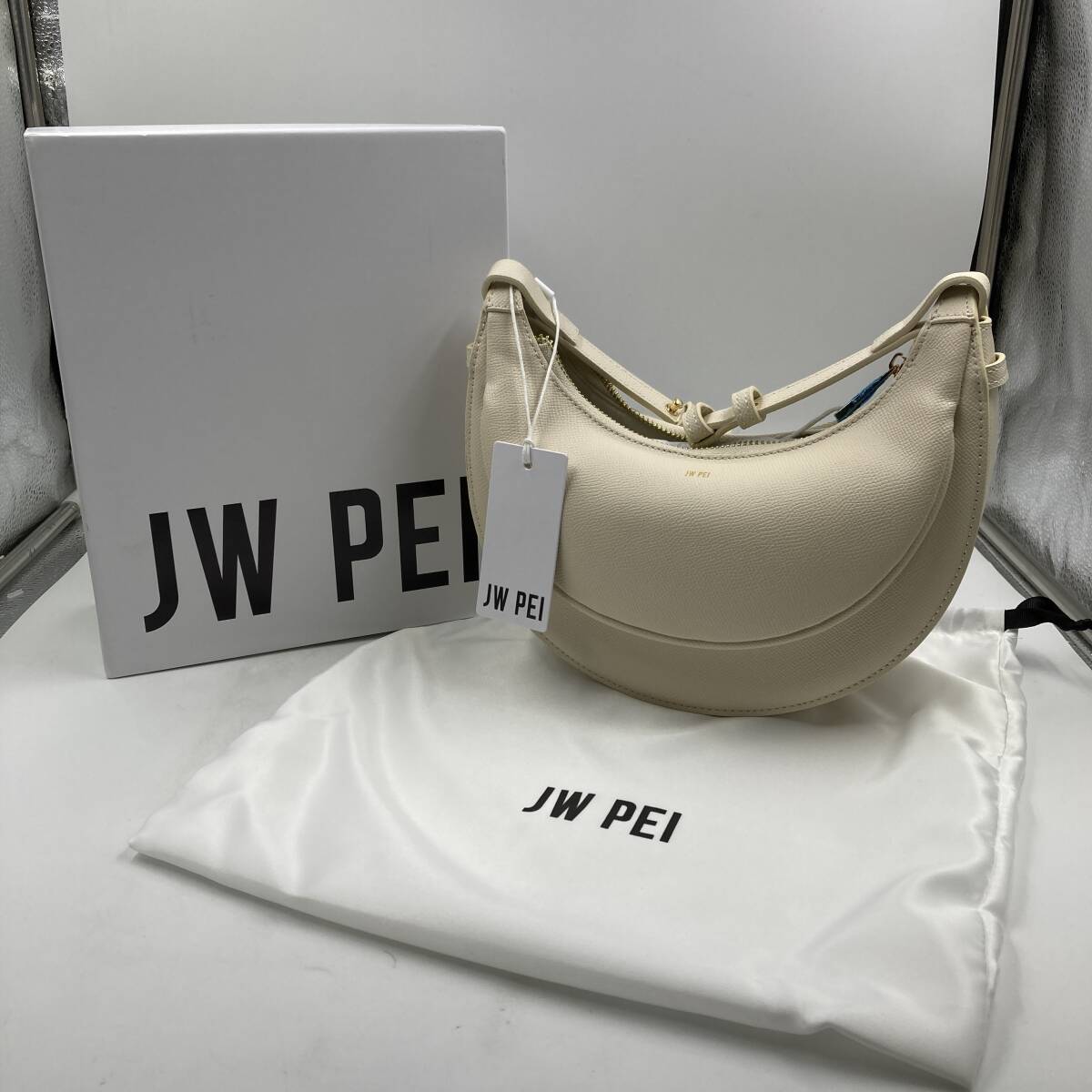 【美品・タグ付き】JW PEI Sharon クロスボディバッグ　オフホワイト　ショルダーバッグ/Y33178-E3