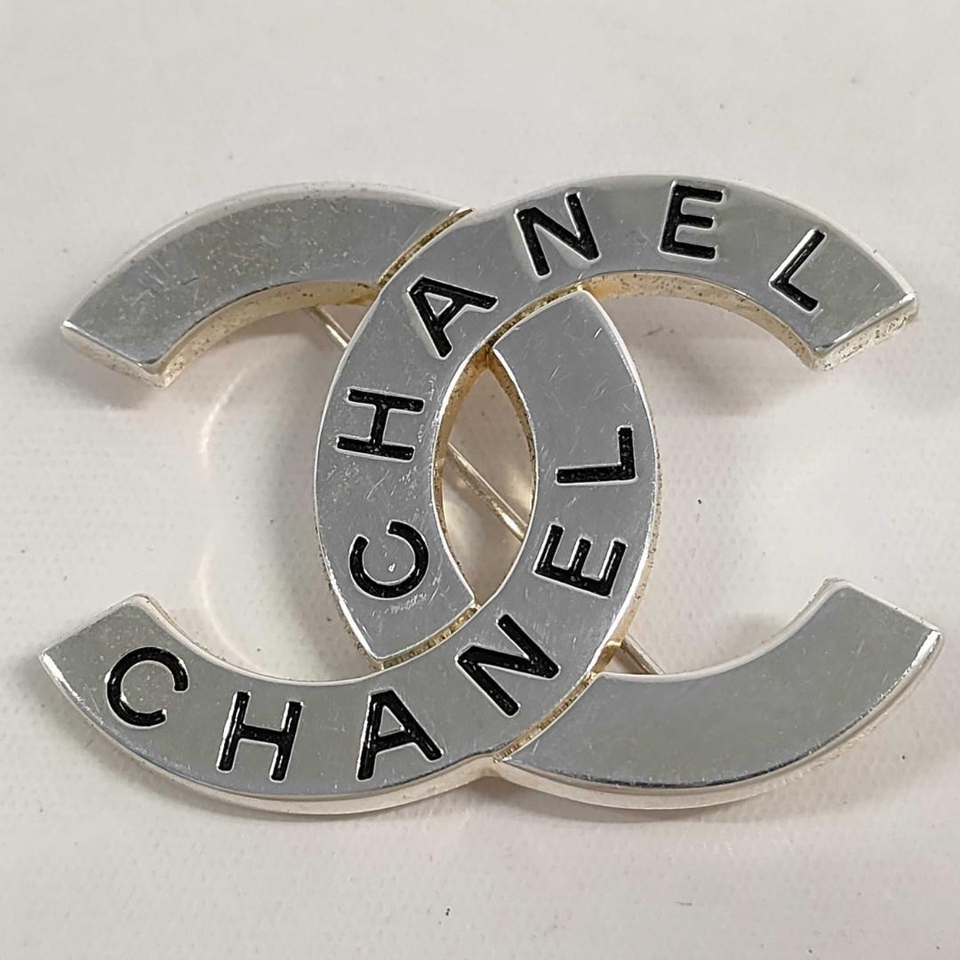 箱付き CHANEL シャネル ブローチ ココマーク 98P シルバー ヴィンテージ 1998 ロゴ アクセサリー ピン レディース ブランド
