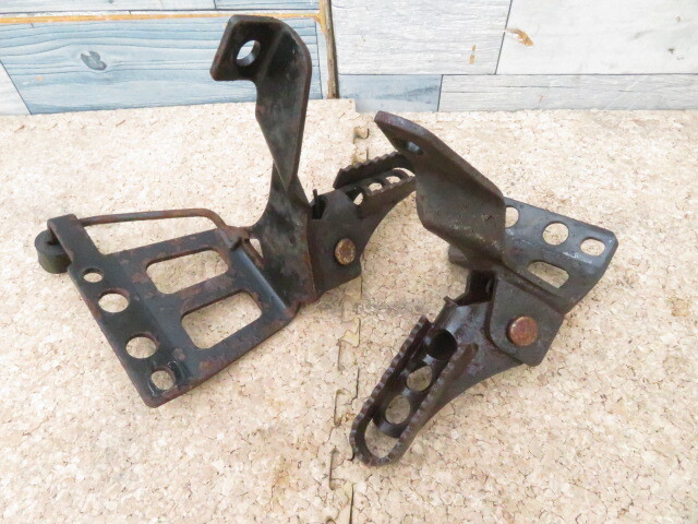 ◆中古◆BMW　F650GS　WB101　純正メインステップ/ステー　Assy