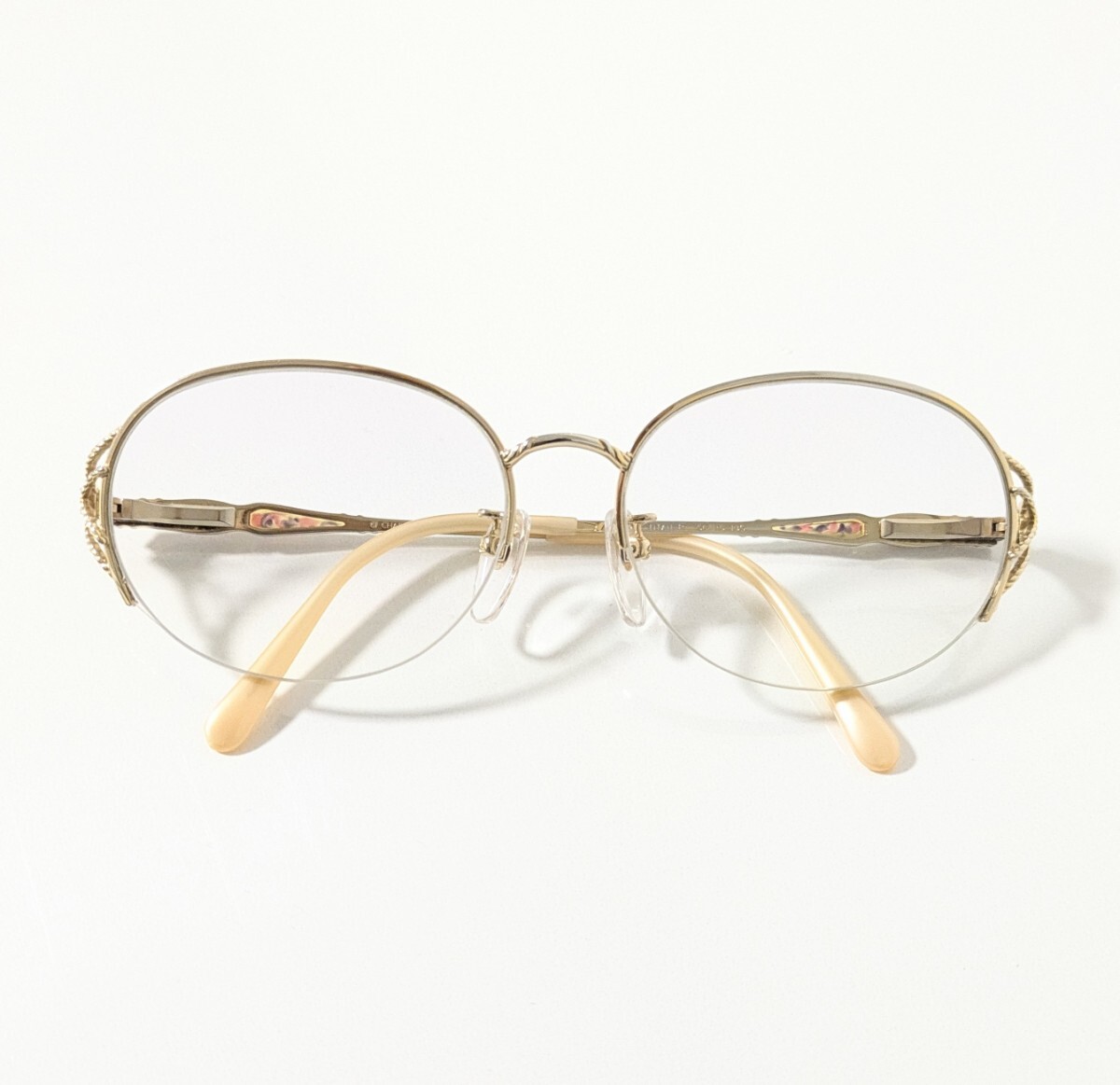  《 CHARLES JOURDAN 》シャルルジョルダン　度無し 伊達メガネ　サングラス　ラウンドシェイプ型　シルバー×ゴールドカラー　チタン製