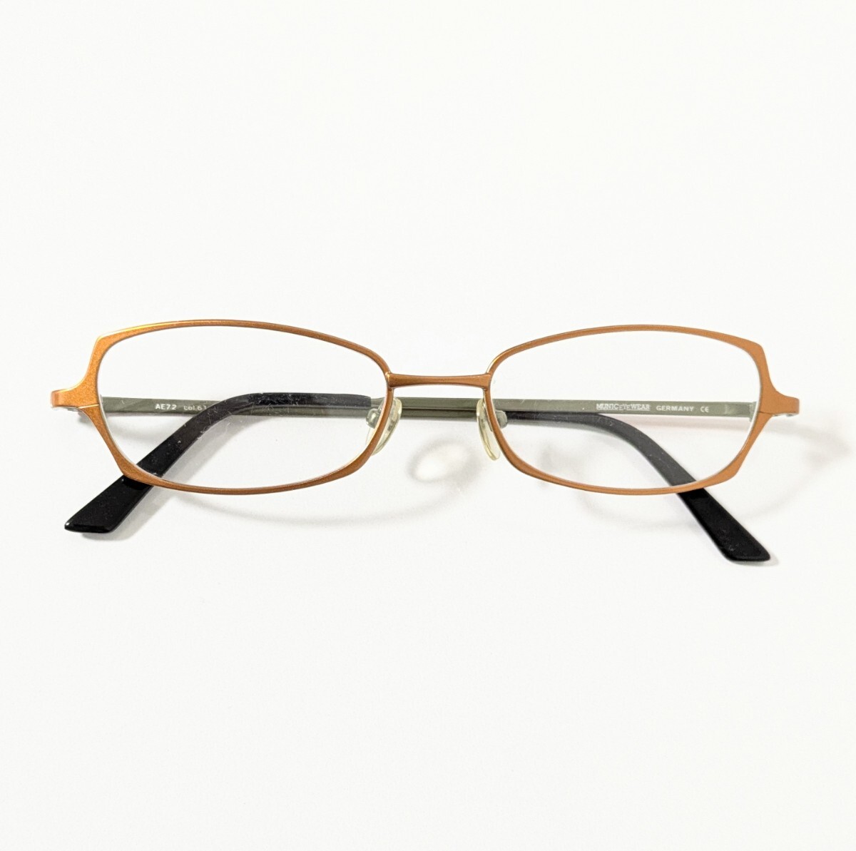 《 MUNIC EYEWEAR 》ドイツ製 　度無し 伊達眼鏡 お洒落メガネフレーム　ライトブロンズ×カーキカラー　個性派ユーロデザイン　男女兼用