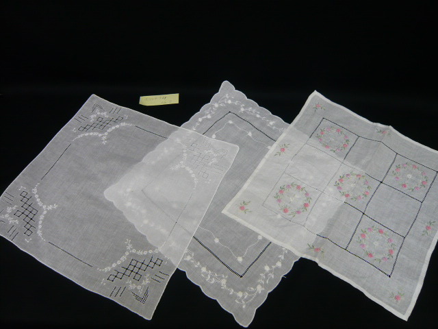 （M43351）計3枚・未使用保管品・汕頭・スワトウ・刺繍・ハンカチ・経年あり・和装・洋装・バッグの持ち手などにも