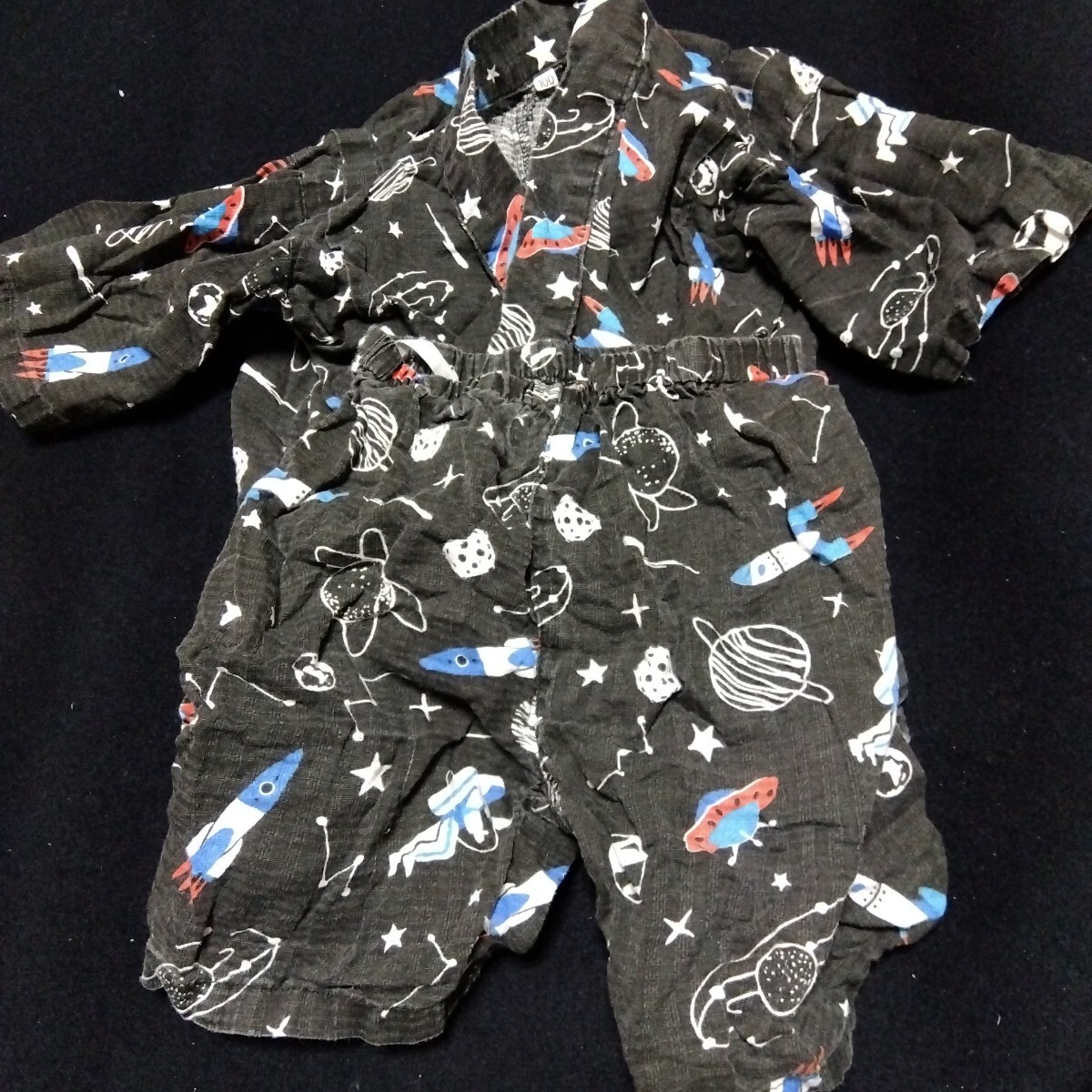 【送料無料】 男の子 甚平 100 宇宙柄 ロケット 黒 夏祭り 100-3