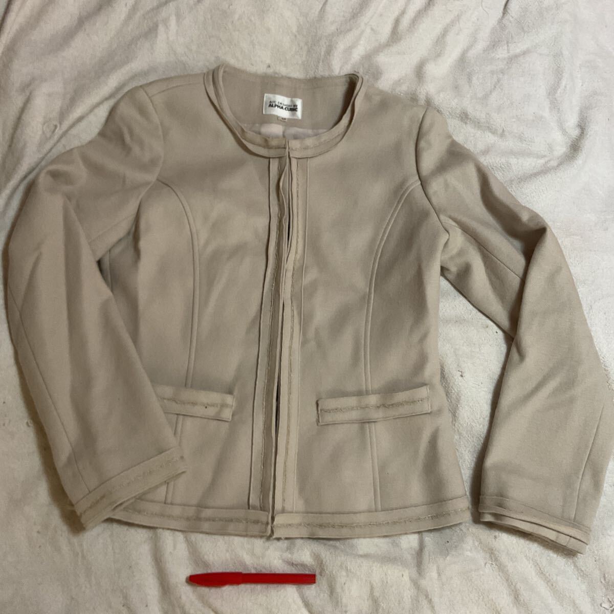 ジャケット 上着 500円超複数10％商品オマケ B86-93身158cm 11AR 実肩幅37身幅42着丈56袖59cm 毛100％ ポケ2 カギホック 薄グレ- 中国製
