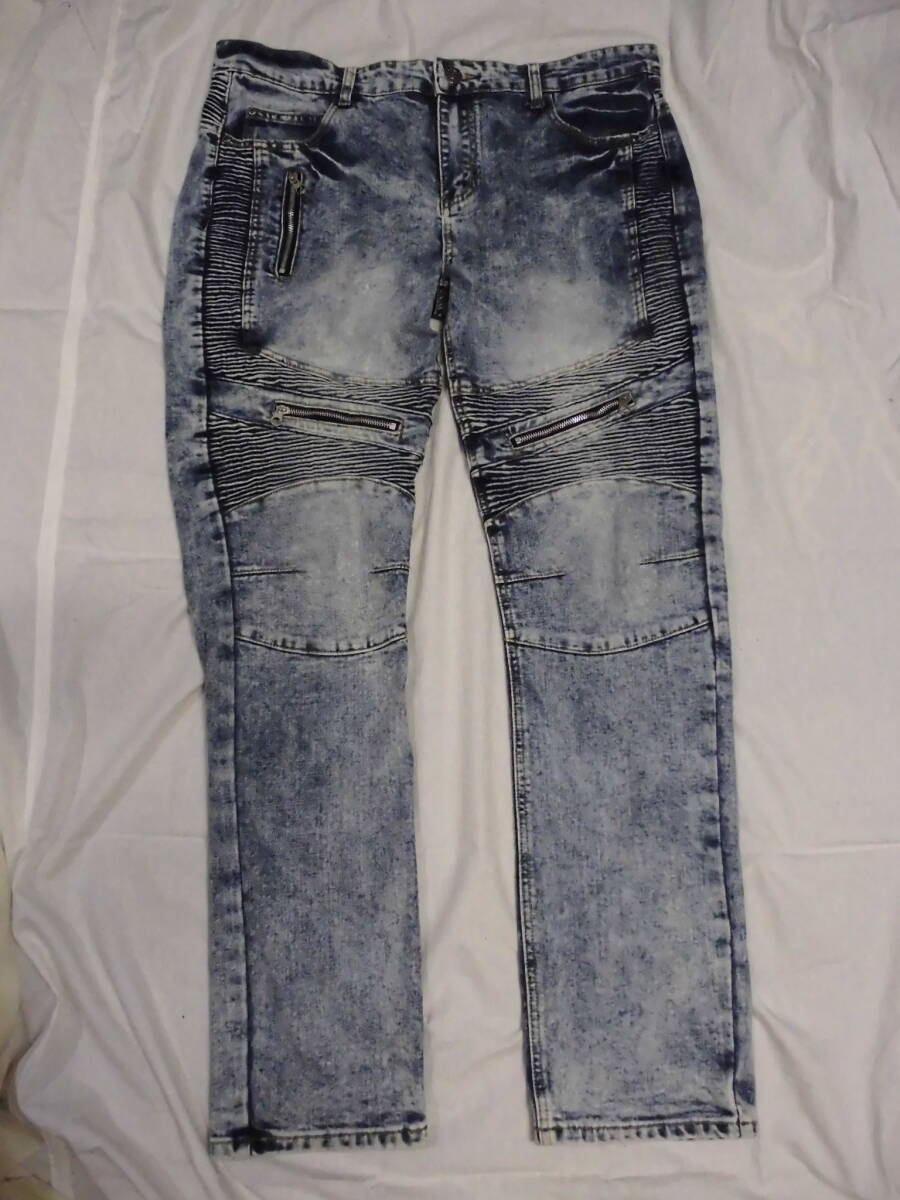 JeANS　☆　ジーンズ　☆　ウォシュ加工　☆　３６　☆　未使用品　☆
