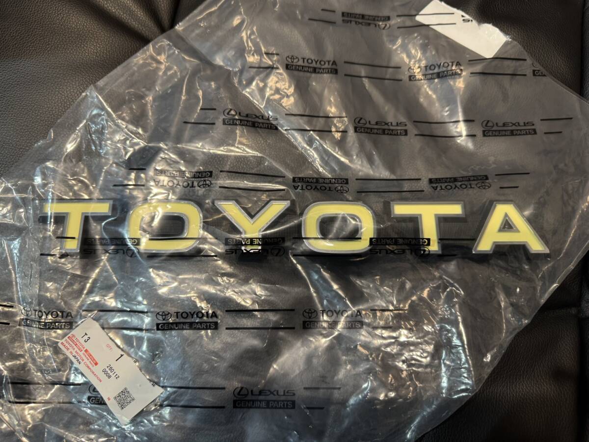 トヨタ　TOYOTA　エンブレム ¥8,888 (税込) 送料込み