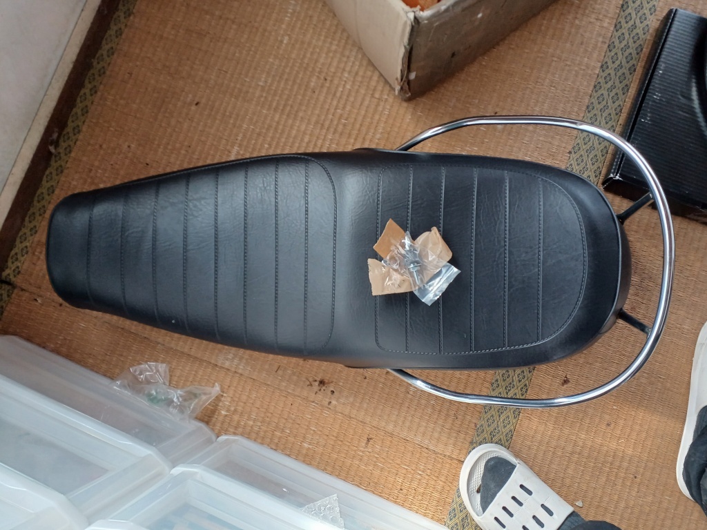 ＢＭＷ　シート新品　Ｒ６０／６～Ｒ９０／６