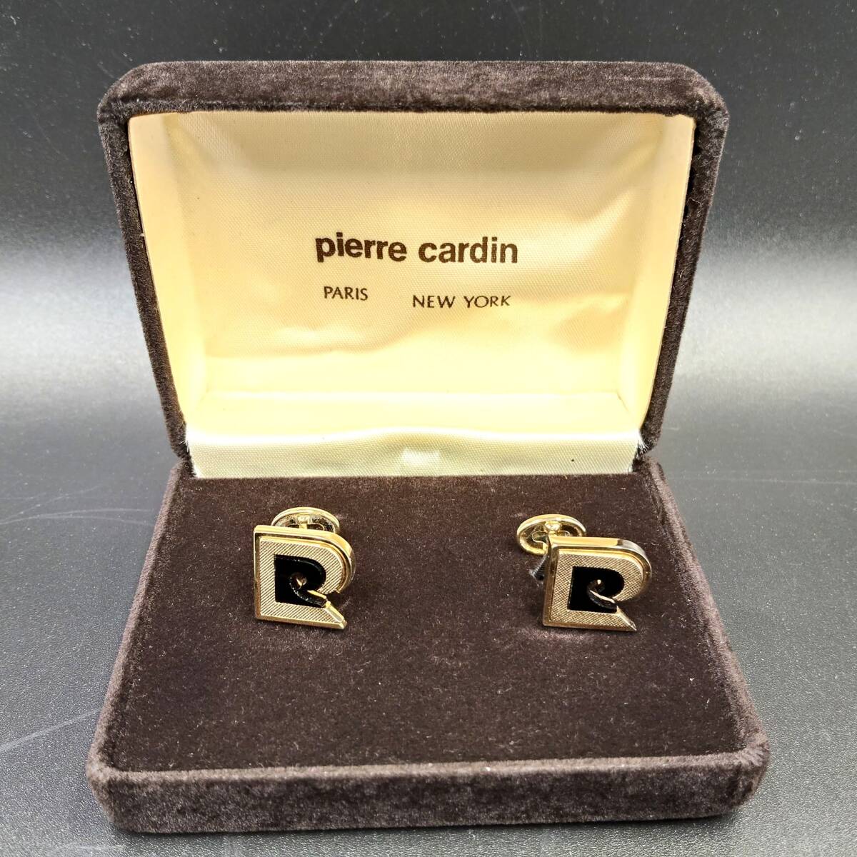 ◇pierre cardin ピエールカルダン カフスボタン ロゴマーク ゴールドカラー メンズ用アクセサリー 紳士服