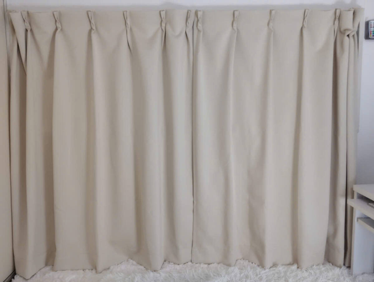 【中古美品】 カーテン 幅100x丈120(118)cm 2枚組セット 1級 遮光 ライトベージュ 断熱 ポリエステル 