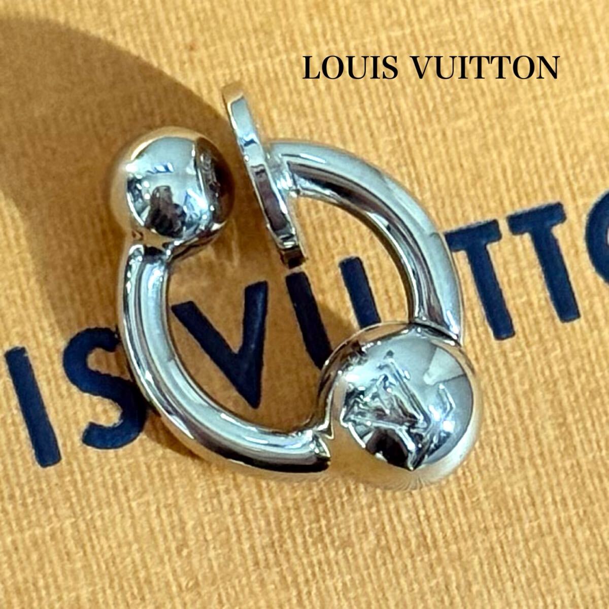 美品 LOUIS VUITTON ルイヴィトン 片耳用 LVロゴ イヤリング シルバー 丸 フープ