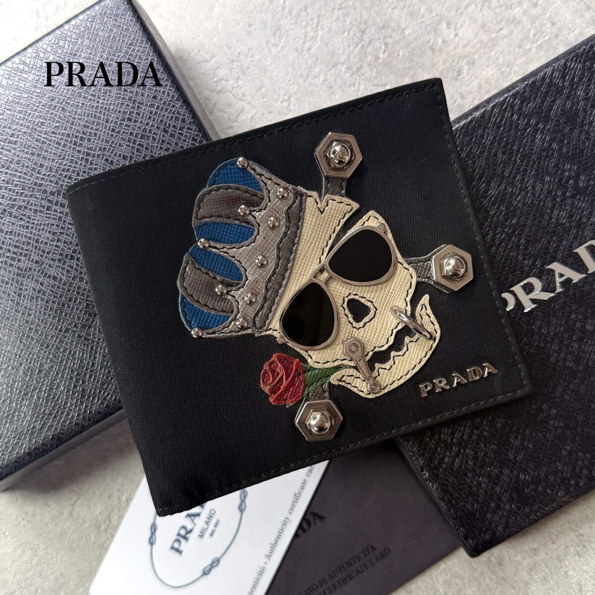 希少 PRADA プラダ ドクロ スカル刺繍 二つ折り財布 ナイロン サフィアーノレザー ブラック コンパクトウォレット 2M0738