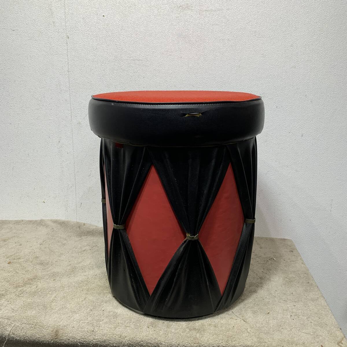 収納付きスツール　赤/黒　FUJI STOOL　昭和レトロ　イス　丸椅子　XZ4387　