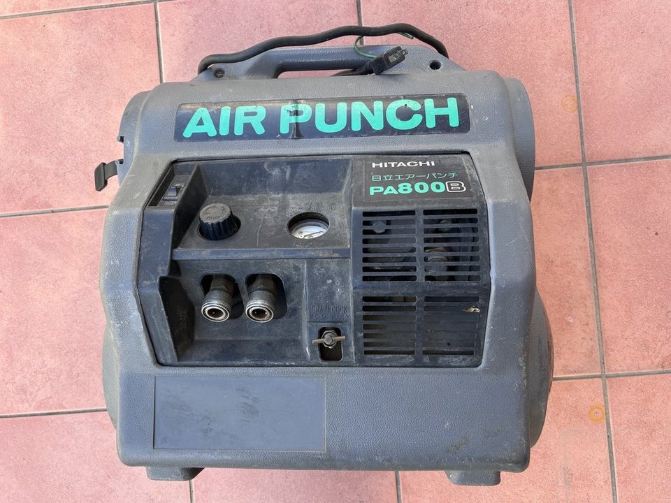 ジャンク 日立エアーパンチPA800B エアーコンプレッサー 電源動作確認済エアたまります 姫路引取限定