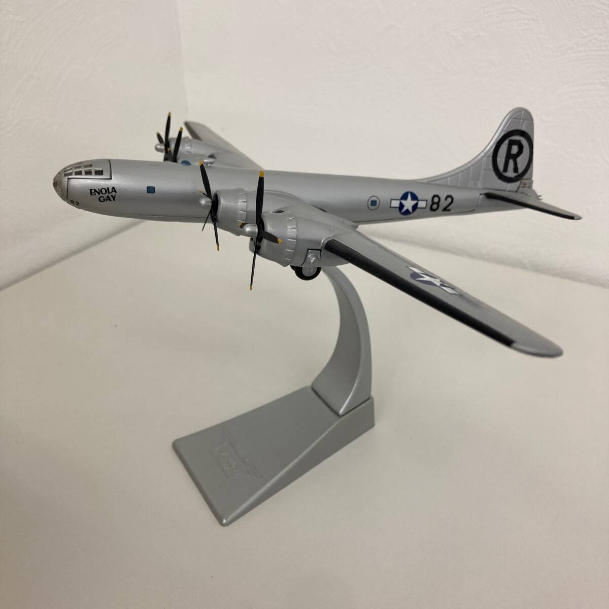 【激レア大特価！】CORGI BOEING B29 飛行機 模型 スーパーフォートレス エノラ・ゲイ 台座付き アメリカ 昭和レトロ 美品 716