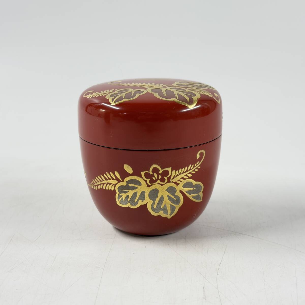 【20367Q】棗 金蒔絵 中棗 朱地内黒 桐文 菊菱文 茶器 茶道具 漆芸漆器 樹脂製 お稽古 経年保管品 現状品