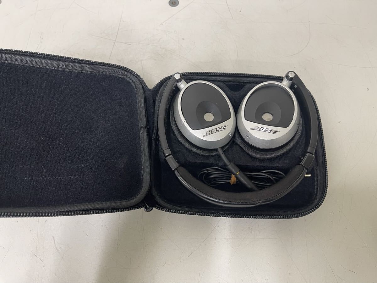D681 BOSE. On-ear headphones. ボーズ　オンイヤーヘッドホン　中古