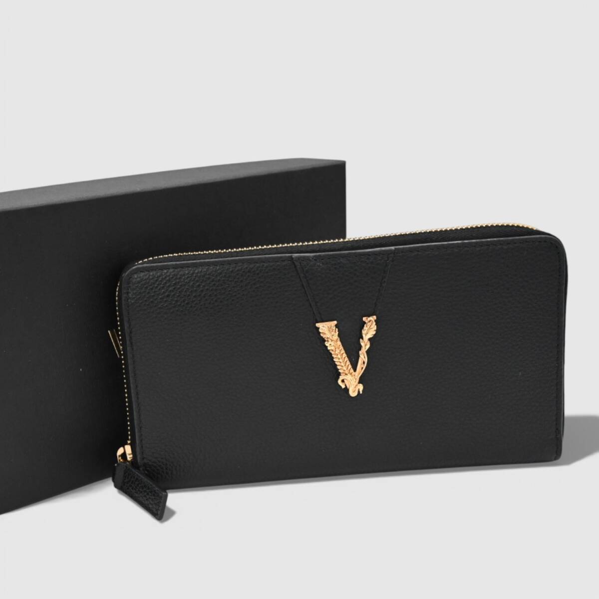 新品正規品【VERSACE】長財布 ラウンドジップ VIRTUS　ブラック