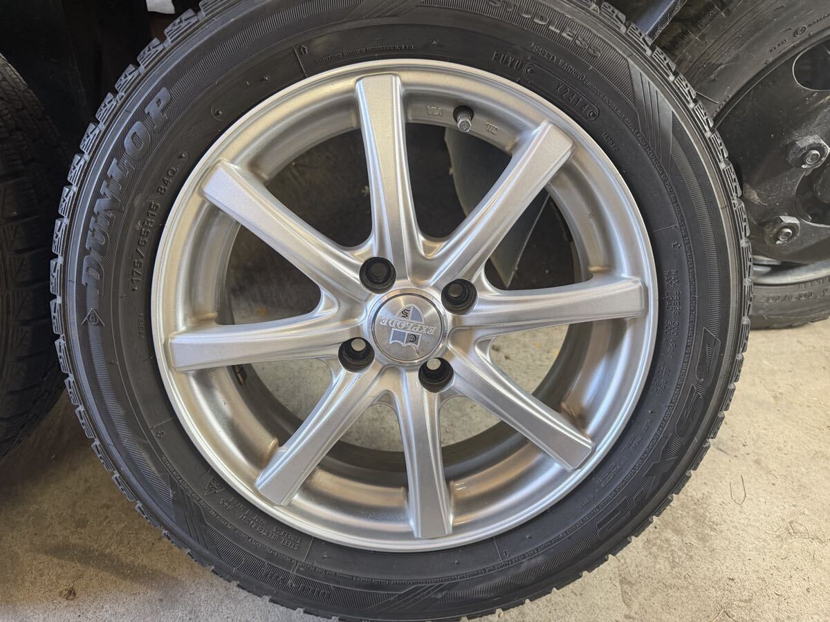 スタッドレスタイヤ　ダンロップ　175/65R15 ノート　日産　4穴　溝あり　トヨタ　アクア　FIT デミオ
