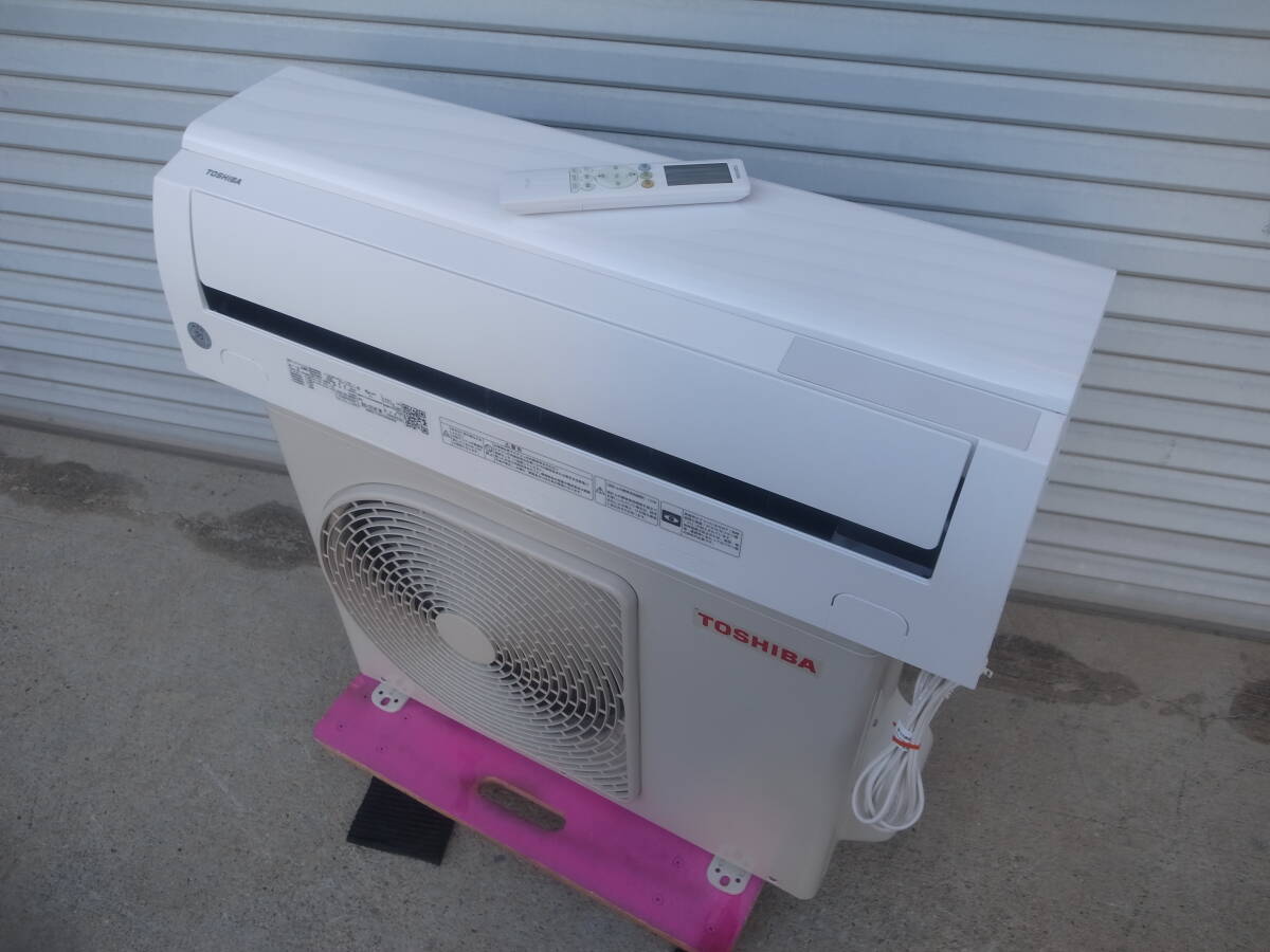 美品！24年製★東芝 ルームエアコン★RAS-2214T★主に6畳用♪
