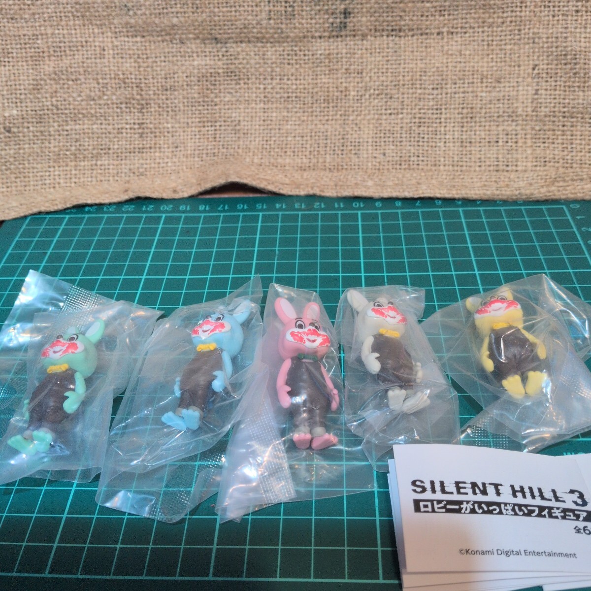 SILENT HILL 3 ロビーがいっぱい5種 フィギュア ガチャ ガチャ コナミ サイレントヒル ロビー・ザ・ラビット ガチャポン