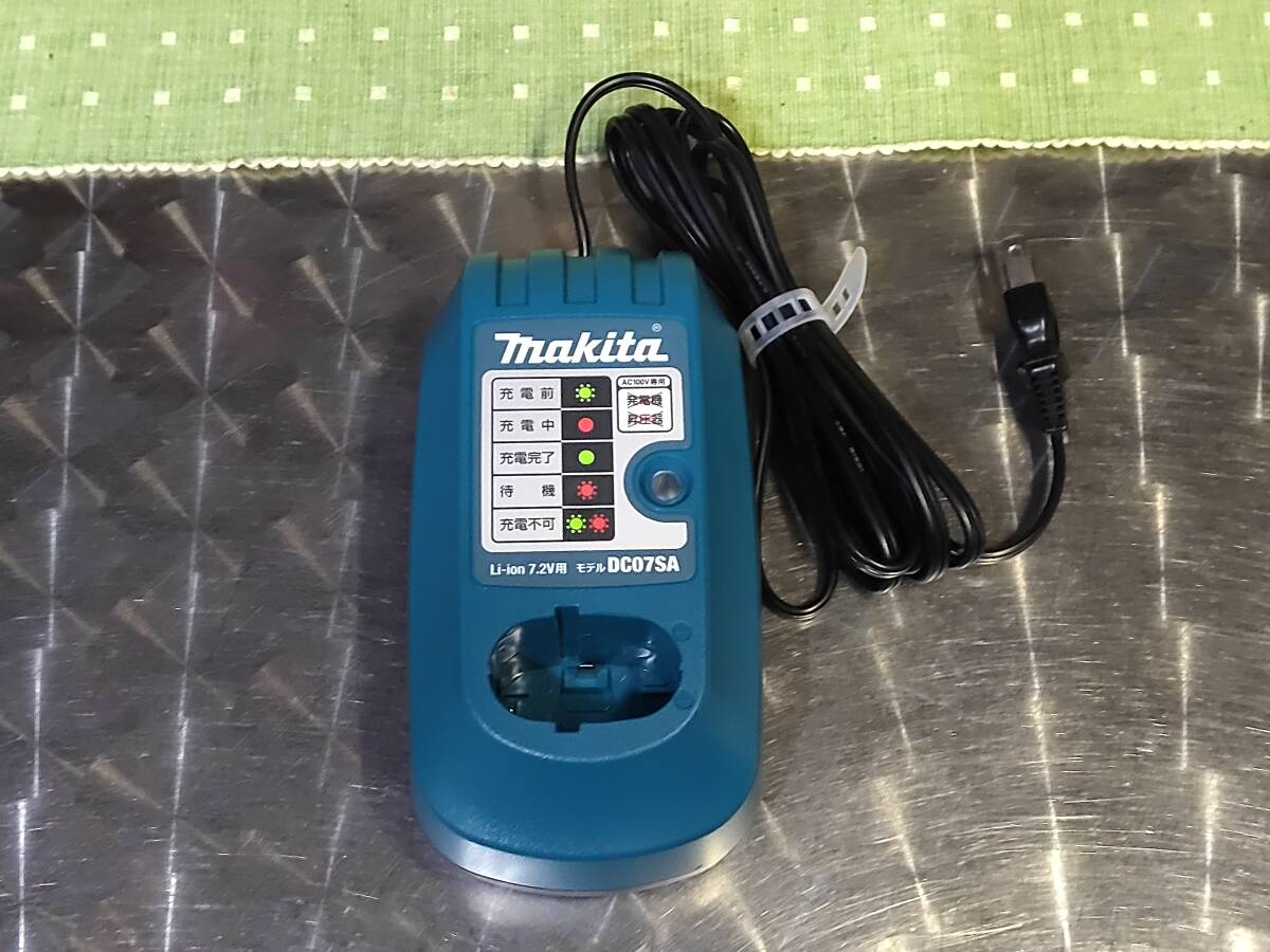 程度良好makitaマキタ純正「ＤＣ０７ＳＡ」7.2v リチウムイオンバッテリー充電器Li-ion（中古・動作ok）使用少、TD022Dペンインパクト使用
