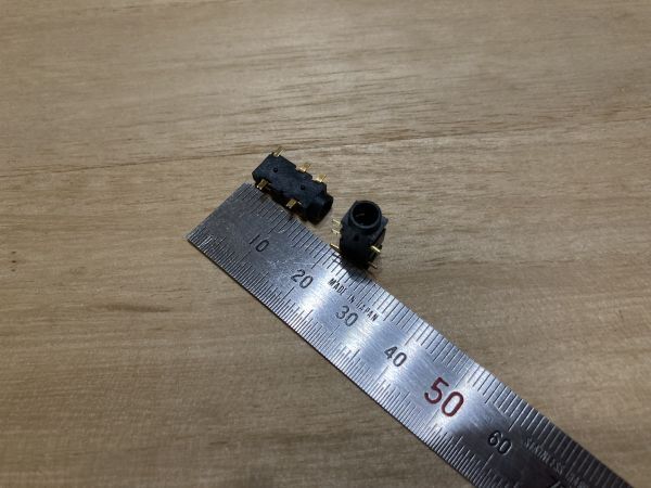 3.5mm イヤホンジャックコネクタ　金メッキ　2個セット　基盤取付　補修　修理　　送料140円　DIY
