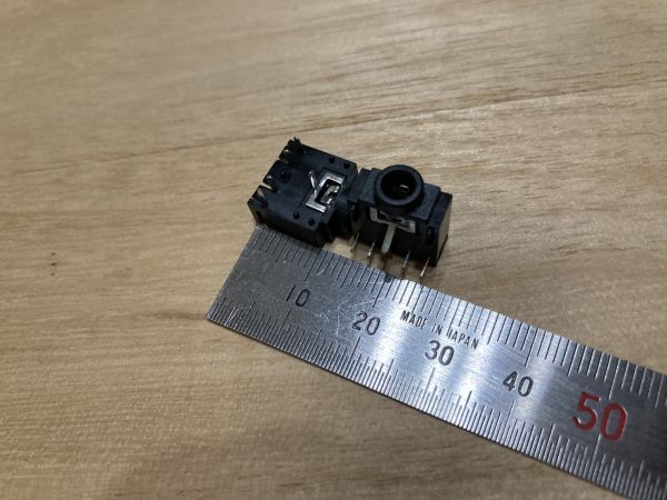 3.5mm イヤホンジャックコネクタ　5ピン　2個セット　基盤取付　補修　修理　　送料140円　DIY
