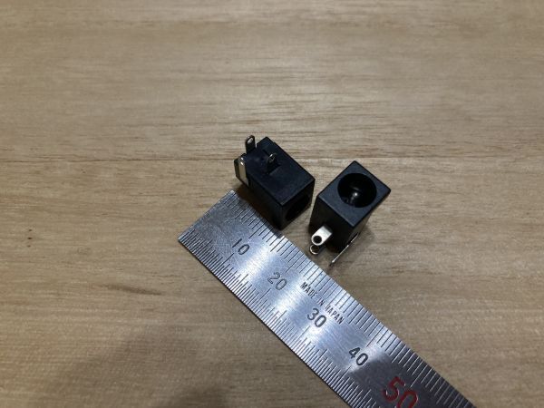 DCジャック　コネクタ　5.5×2.1　2個セット　基盤取付　90度　補修　修理　　送料140円　DIY