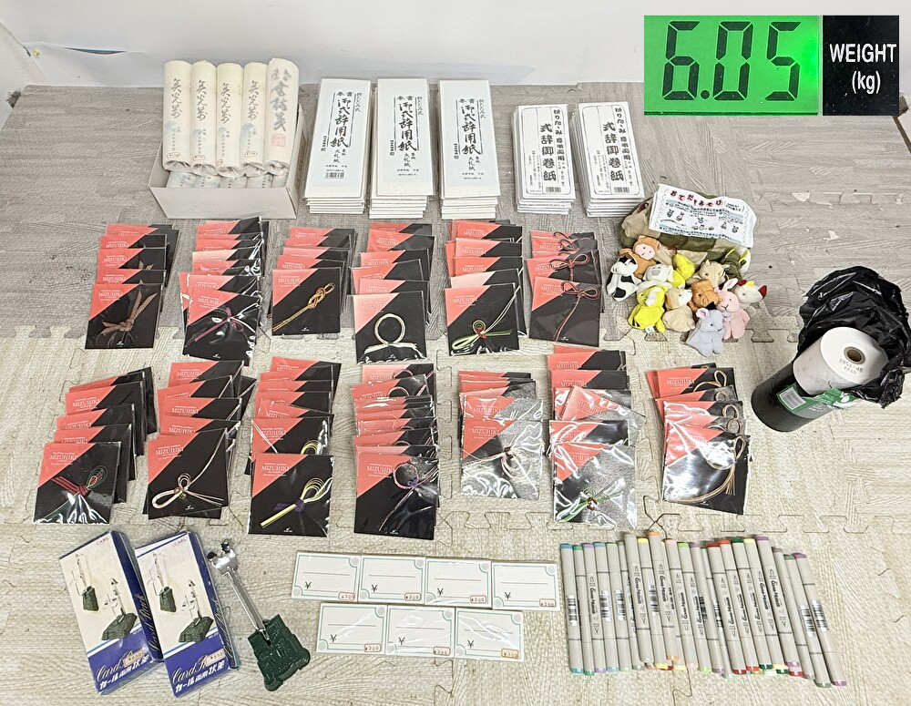 SY2-51 文房具 雑貨 大量まとめ 式辞用巻紙 水引アクセサリー マーカー 干支お手玉 他 総重量約6.1㎏ 現状品 長期保管品