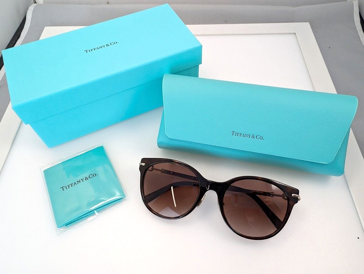 【美品】TIFFANY&Co. ティファニー HardWear ハードウェア サングラス TF4223-D[225670