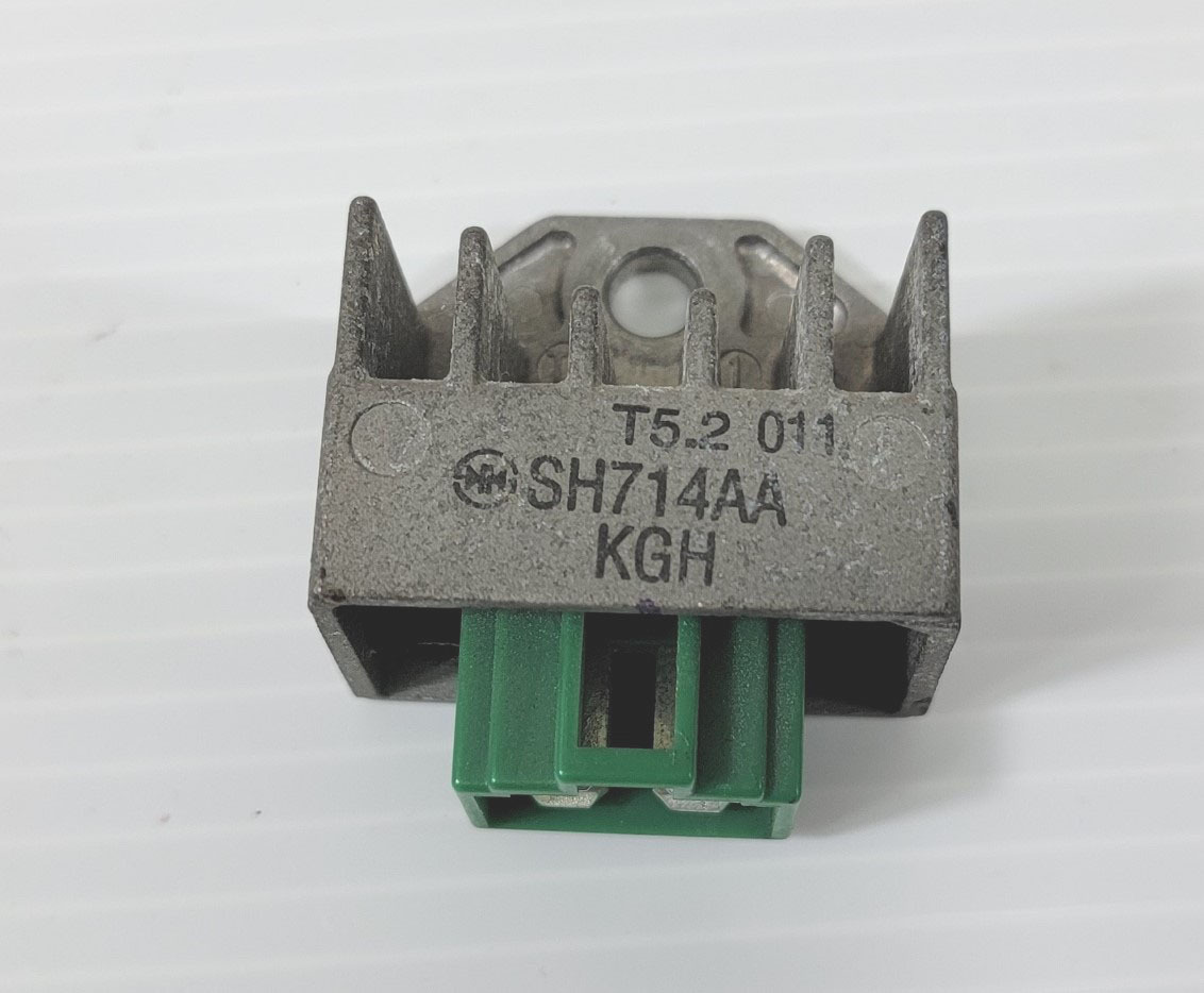 中古 ホンダ CBR150 純正 レギュレータ SH714AA KGH T5.2 011 管理 k028 m726