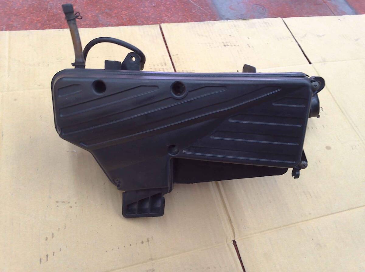 中古 SYM 125 F1 EFI エアクリーナーボックス GT125 RV125 管理m679