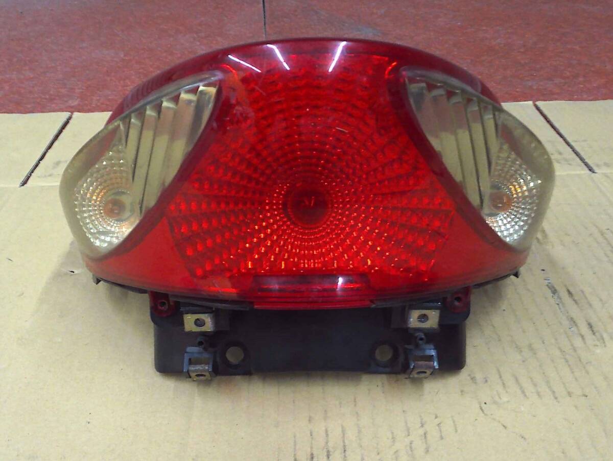 中古 SYM 125 F1 EFI テールライト テールレンズ リアウインカー ASSY GT125 RV125 管理m696
