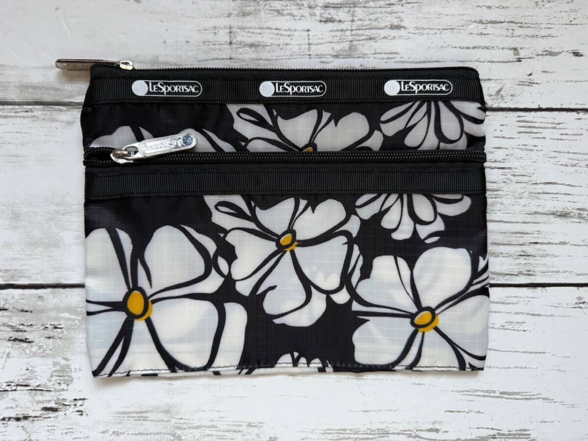 未使用★LeSportsac/レスポートサック★花柄　ポーチ　マルチ　ケース