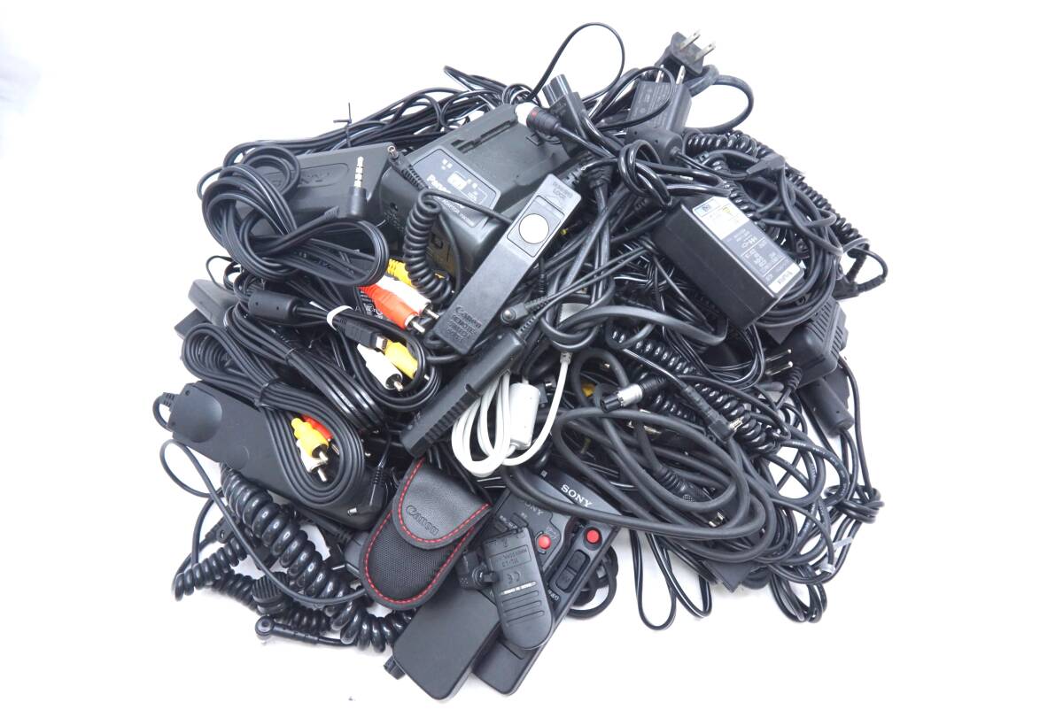 ▽充電器 コード類 まとめ売り ジャンク品 / Sony・Canon・FUJIFILM etc...