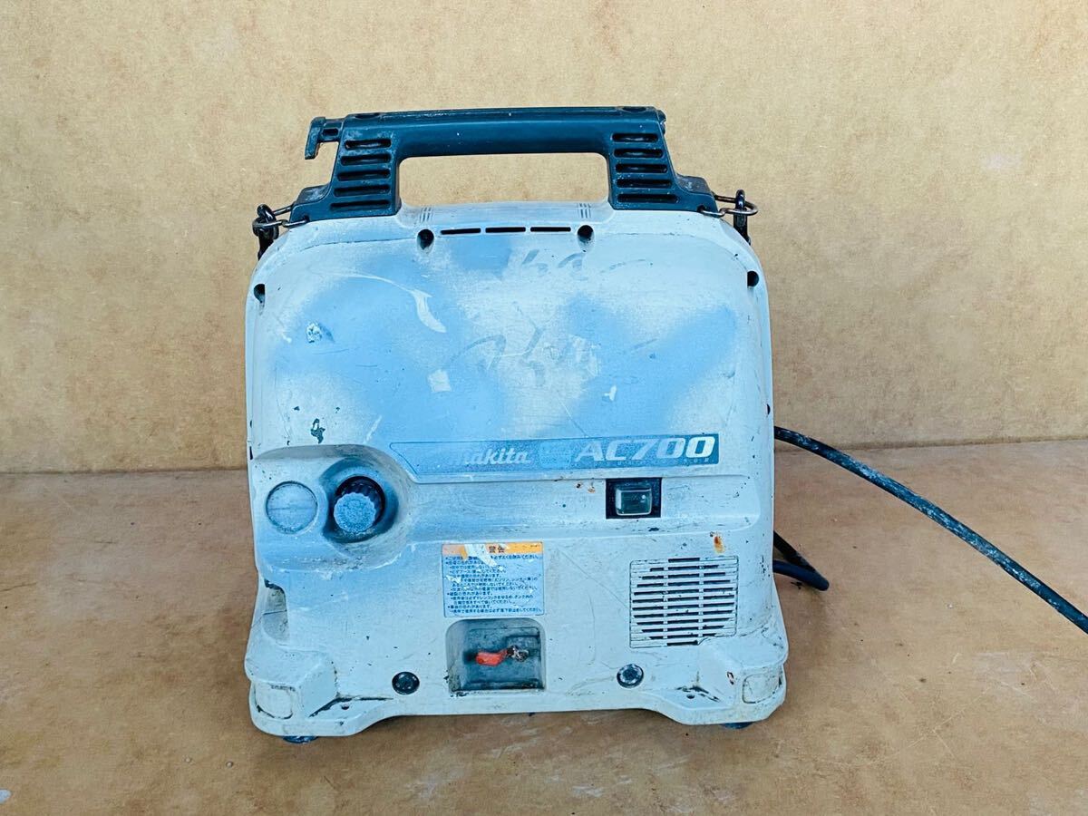 (2)Makita マキタ エアコンプレッサ AC700 中古