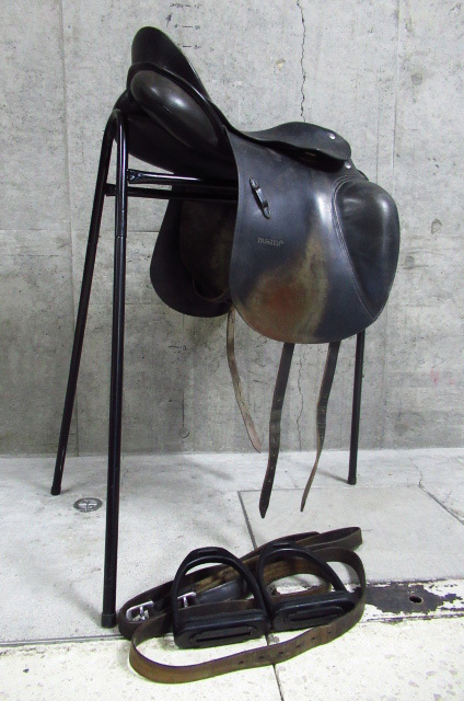 G.PASSIER & SOHN パッシェ HANNOVER HUBERTUS SCHMIDT ハノーバー フーベルトゥス シュミット 16インチ 馬場鞍 鐙 管理8k0212P-H6