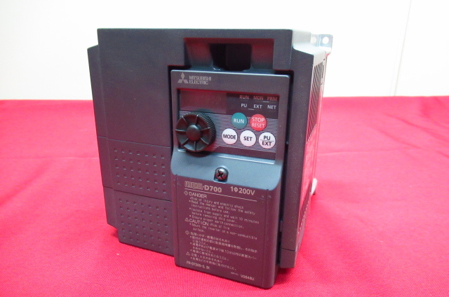 MITSUBISHI 三菱電機 FR-D720S-2.2K インバータ 現状品 管理8S0218E-D2