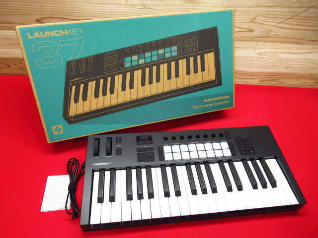 通電ok Novation ノベーション Launchkey 37 MK4 USB-MIDIキーボード 管理8k0220M-F1