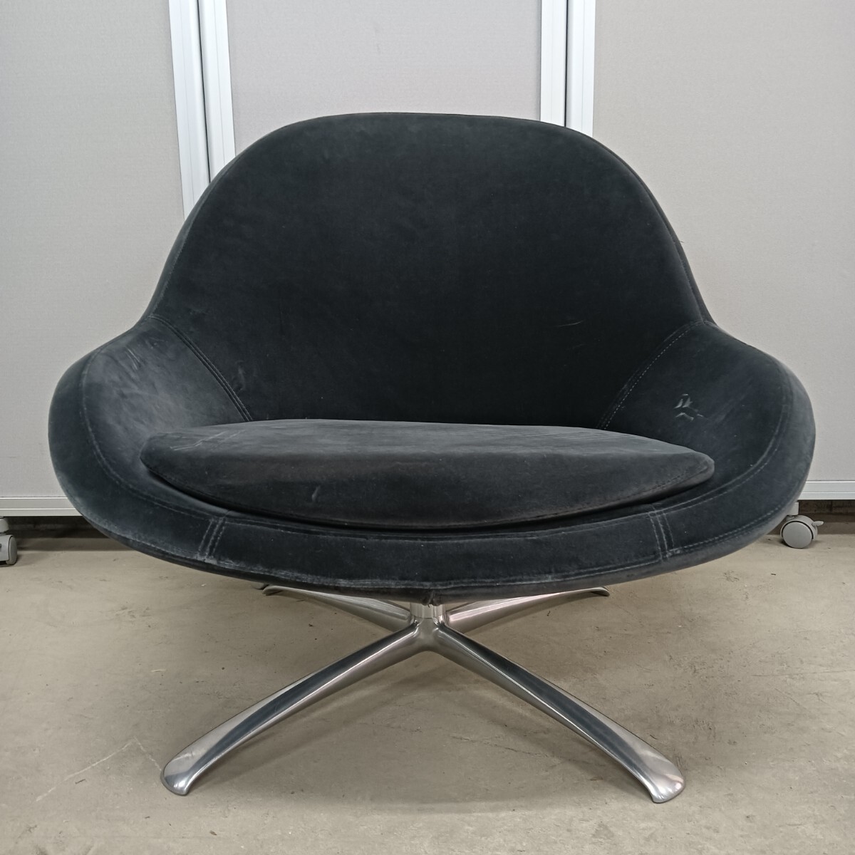 【※引き取り限定】BoConcept/ボーコンセプト/Veneto / ヴェネト/ラウンジチェア/リビングチェア/回転ベース付き/椅子/北欧家具